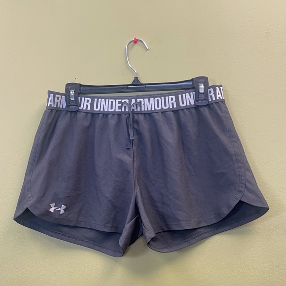 Under Armour Pants - Under Armour Play Up 2.0 women’s size M gray athletic shorts